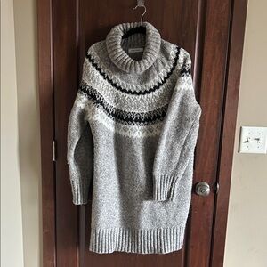 JustFab Gray and Black Turtleneck Sweater